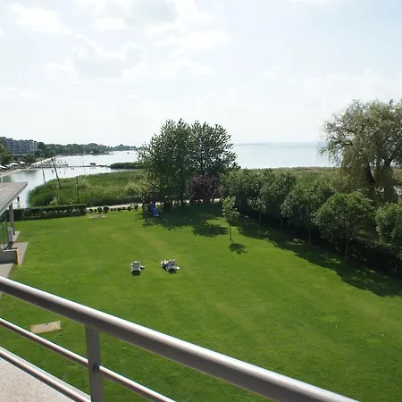 Club 218 Wellness Apartman Lejlighed Siófok